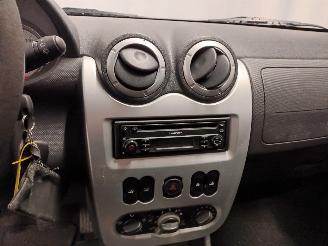 Dacia Sandero Sandero I (BS) Hatchback 1.2 16V (D4F-732(D4F-F7)) [55kW]  (11-2008/12=
-2012) picture 14