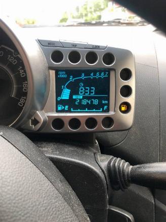 Chevrolet Spark Spark (M300) Hatchback 1.0 16V Bifuel (LMT) [48kW]  (07-2010/12-2015) picture 2