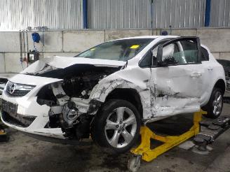 Salvage car Opel Astra Astra J (PC6/PD6/PE6/PF6) Hatchback 5-drs 1.4 Turbo 16V (A14NEL(Euro 5=
)) [88kW]  (10-2010/10-2015) 2011