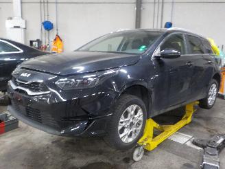 rozbiórka samochody osobowe Kia Cee d Ceed Sportswagon (CDF) Combi 5-drs 1.5 T-GDI 16V (G4LH) [118kW]  (01-2=
021/...) 2023