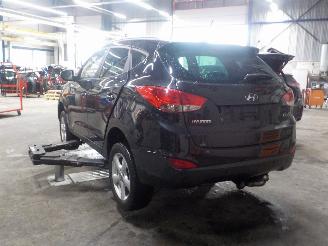 Hyundai Ix35 iX35 (LM) SUV 2.0 16V (G4KD) [120kW]  (01-2010/08-2013) picture 4