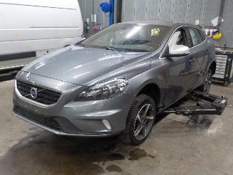Salvage car Volvo V-40 V40 (MV) Hatchback 5-drs 2.0 D2 16V (D4204T8(Euro 6b)) [88kW]  (02-201=
5/08-2019) 2015