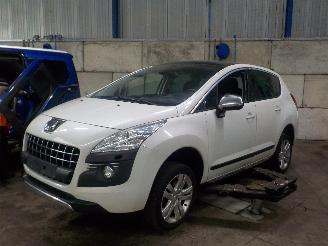 Coche siniestrado Peugeot 3008 3008 I (0U/HU) MPV 1.6 16V THP 155 (EP6CDT(5FV)) [115kW]  (06-2009/08-=
2016) 2011