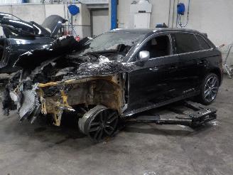 rozbiórka samochody osobowe Audi S3 S3 Sportback (8VA/8VF) Hatchback 5-drs 2.0 T FSI 16V (CJXC) [221kW]  (=
11-2012/10-2020) 2014