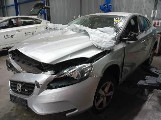 Vrakbiler auto Volvo V-40 V40 (MV) Hatchback 5-drs 2.0 D3 20V (D5204T6) [110kW]  (03-2012/03-201=
5) 2012/0