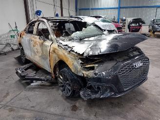 Audi A3 A3 Limousine (8YS) Sedan 1.0 30 TFSI 12V Mild Hybrid (DLAA) [81kW]  (0=
6-2020/...) picture 2