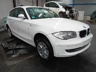 BMW 1-serie 1 serie (E81) Hatchback 3-drs 118i 16V (N43-B20A) [105kW]  (09-2006/12=
-2011) picture 2