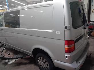 Volkswagen Transporter Transporter T5 Van 2.5 TDi (BNZ) [96kW]  (04-2003/11-2009) picture 4