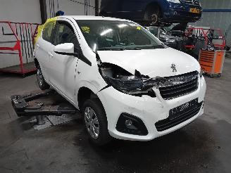 Peugeot 108 108 Hatchback 1.0 12V (1KRFE(CFB)) [51kW]  (05-2014/...) picture 2