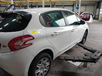 Peugeot 208 208 I (CA/CC/CK/CL) Hatchback 1.4 HDi (DV4C(8HP)) [50kW]  (03-2012/12-=
2019) picture 3