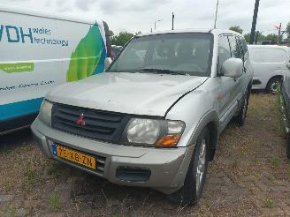 krockskadad bil auto Mitsubishi Pajero Pajero Hardtop (V6/7) Terreinwagen 3.2 DI-D 16V (4M41) [118kW]  (04-20=
00/12-2006) 2003/1