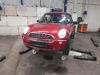 rozbiórka samochody osobowe Mini Mini Mini One/Cooper (R50) Hatchback 1.6 16V One (W10-B16A) [66kW]  (06-200=
1/03-2007) 2006