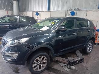 Salvage car Kia Sportage Sportage (SL) Terreinwagen 1.7 CRDi 16V 4x2 (D4FD) [85kW]  (12-2010/02=
-2016) 2015