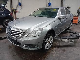 Salvage car Mercedes E-klasse E (W212) Sedan E-350 CDI BlueEfficiency 3.0 V6 24V (OM642.852) [195kW]=
  (03-2011/12-2015) 2010