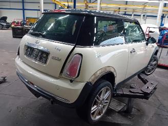 Mini Mini Mini One/Cooper (R50) Hatchback 1.6 16V Cooper (W10-B16A) [85kW]  (06-=
2001/09-2006) picture 3