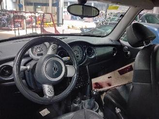 Mini Mini Mini One/Cooper (R50) Hatchback 1.6 16V Cooper (W10-B16A) [85kW]  (06-=
2001/09-2006) picture 5