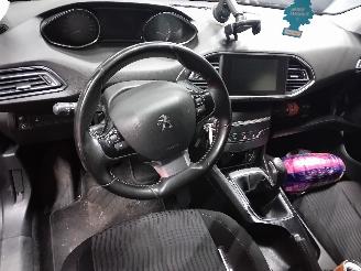 Peugeot 308 308 (L3/L8/LB/LH/LP) Hatchback 5-drs 1.2 12V VTi PureTech 82 (EB2F(HMZ=
)) [60kW]  (09-2013/06-2021) picture 5