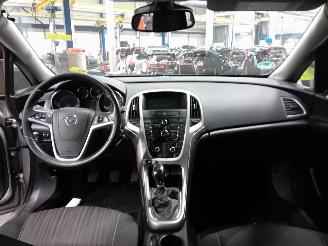 Opel Astra Astra J Sports Tourer (PD8/PE8/PF8) Combi 1.4 Turbo 16V (A14NET(Euro 5=
)) [88kW]  (10-2010/04-2016) picture 5