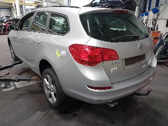 Opel Astra Astra J Sports Tourer (PD8/PE8/PF8) Combi 1.4 Turbo 16V (A14NET(Euro 5=
)) [88kW]  (10-2010/04-2016) picture 4