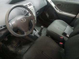 Toyota Yaris Yaris II (P9) Hatchback 1.3 16V VVT-i (2SZFE) [64kW]  (08-2005/11-2010=
) picture 12