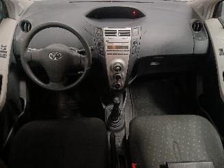 Toyota Yaris Yaris II (P9) Hatchback 1.3 16V VVT-i (2SZFE) [64kW]  (08-2005/11-2010=
) picture 11