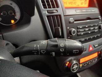 Kia Cee d Cee'd Sporty Wagon (EDF) Combi 1.4 16V (G4FA) [80kW]  (09-2007/12-2012=
) picture 15