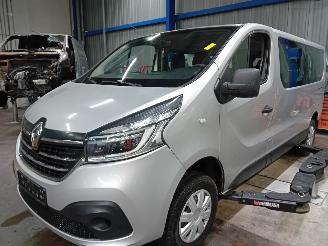 Vrakbiler auto Renault Trafic Trafic Passenger (1JL/2JL/3JL/4JL) Bus 2.0 dCi 16V 120 (M9R-710(M9R-V7=
)) [88kW]  (06-2019/...) 2019