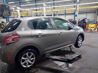 Peugeot 208 208 I (CA/CC/CK/CL) Hatchback 1.2 Vti 12V PureTech 82 (EB2F(HMZ)) [60k=
W]  (03-2012/12-2019) picture 3