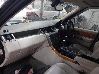 Land Rover Range Rover Range Rover Sport (LS) Terreinwagen 2.7 TDV6 24V (276DT(TDV6)) [140kW]=
  (02-2005/03-2013) picture 5