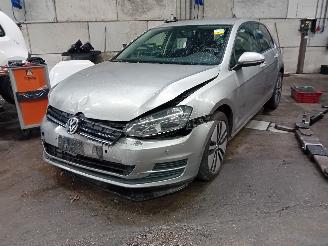 rozbiórka samochody osobowe Volkswagen Golf Golf VII (AUA) Hatchback 1.2 TSI 16V (CJZA) [77kW]  (08-2012/03-2020) 2013/1