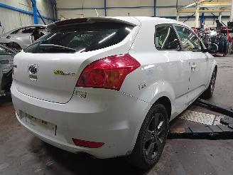 Kia Cee d Pro cee'd (EDB3) Hatchback 3-drs 1.4 CVVT 16V (G4FA) [66kW]  (06-2010/=
09-2012) picture 3