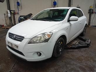 Kia Cee d Pro cee'd (EDB3) Hatchback 3-drs 1.4 CVVT 16V (G4FA) [66kW]  (06-2010/=
09-2012) picture 1