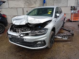 Volkswagen Polo Polo VI (AW1) Hatchback 5-drs 1.0 TSI 12V BlueMotion (DKRF) [85kW]  (0=
9-2017/...) picture 1