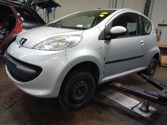 rozbiórka samochody osobowe Peugeot 107 107 Hatchback 1.0 12V (384F(1KR)) [50kW]  (06-2005/05-2014) 2008/9
