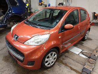 Vrakbiler auto Peugeot 107 107 Hatchback 1.0 12V (384F(1KR)) [50kW]  (06-2005/05-2014) 2009/8
