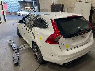 Volvo V-60 V60 I (FW/GW) Combi 2.4 D6 20V Plug-in Hybrid AWD (D82PHEV) [206kW]  (=
06-2012/12-2015) picture 4