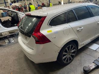 Volvo V-60 V60 I (FW/GW) Combi 2.4 D6 20V Plug-in Hybrid AWD (D82PHEV) [206kW]  (=
06-2012/12-2015) picture 3