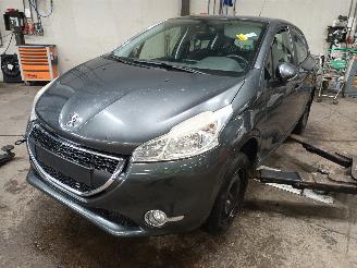 skadebil auto Peugeot 208 208 I (CA/CC/CK/CL) Hatchback 1.2 Vti 12V PureTech 82 (EB2F(HMZ)) [60k=
W]  (03-2012/12-2019) 2013/5