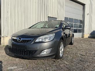 damaged passenger cars Opel Astra Astra J (PC6/PD6/PE6/PF6) Hatchback 5-drs 2.0 CDTI 16V 160 Ecotec (A20=
DTH) [118kW]  (12-2009/05-2011) 2010/5