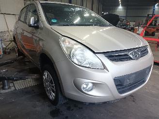 Hyundai I-20 i20 Hatchback 1.2i 16V (G4LA) [57kW]  (09-2008/12-2012) picture 2