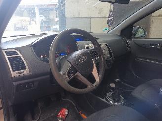 Hyundai I-20 i20 Hatchback 1.2i 16V (G4LA) [57kW]  (09-2008/12-2012) picture 5