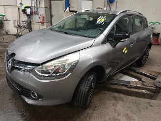 Uttjänta bilar auto Renault Clio Clio IV Estate/Grandtour (7R) Combi 5-drs 0.9 Energy TCE 90 12V (H4B-4=
00(H4B-A4)) [66kW]  (01-2013/08-2021) 2013/6