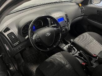 Hyundai I-30 i30 Crosswagon (WWH) Combi 1.4 CVVT 16V (G4FA) [80kW]  (11-2009/06-201=
2) picture 13
