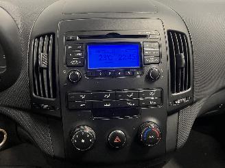 Hyundai I-30 i30 Crosswagon (WWH) Combi 1.4 CVVT 16V (G4FA) [80kW]  (11-2009/06-201=
2) picture 18