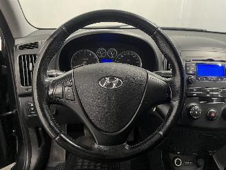 Hyundai I-30 i30 Crosswagon (WWH) Combi 1.4 CVVT 16V (G4FA) [80kW]  (11-2009/06-201=
2) picture 16