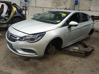 Démontage voiture Opel Astra Astra K Hatchback 5-drs 1.6 CDTI 110 16V (B16DTE(Euro 6)) [81kW]  (06-=
2015/12-2022) 2019