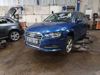 Vrakbiler auto Audi A3 A3 Sportback (8VA/8VF) Hatchback 5-drs 2.0 TDI 16V (CRBC) [110kW]  (09=
-2012/10-2020) 2013