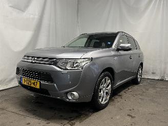 uszkodzony samochody osobowe Mitsubishi Outlander Outlander (GF/GG) SUV 2.0 16V PHEV 4x4 (S61) [147kW]  (01-2014/12-2021=
) 2014/6