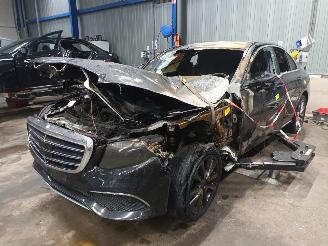 Vrakbiler auto Mercedes E-klasse E (W213) Sedan E-350e 2.0 Turbo 16V (M274.920) [210kW]  (07-2016/06-20=
19) 2016/12