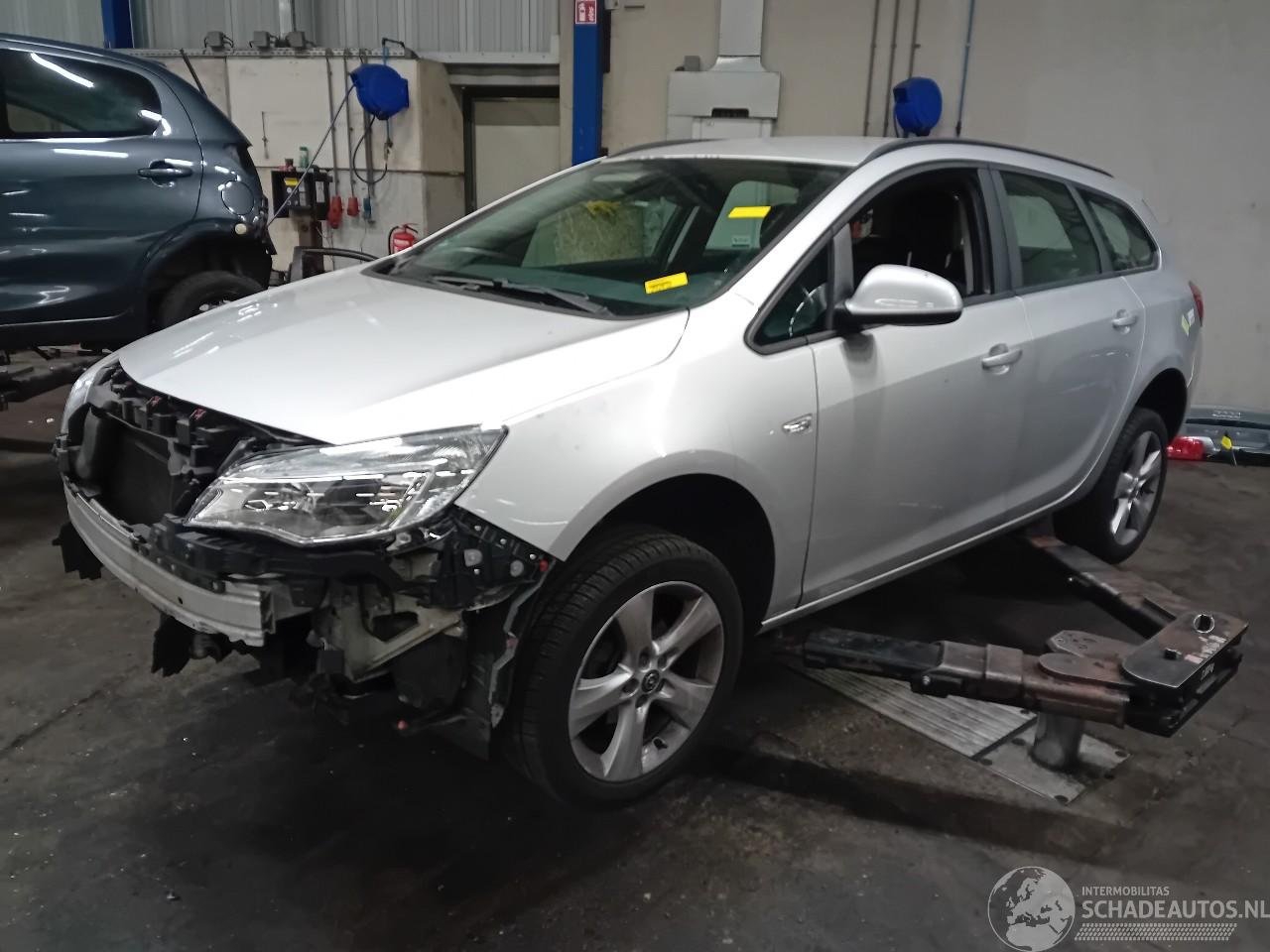 Opel Astra Astra J Sports Tourer (PD8/PE8/PF8) Combi 1.4 Turbo 16V (A14NET(Euro 5=
)) [88kW]  (10-2010/04-2016)